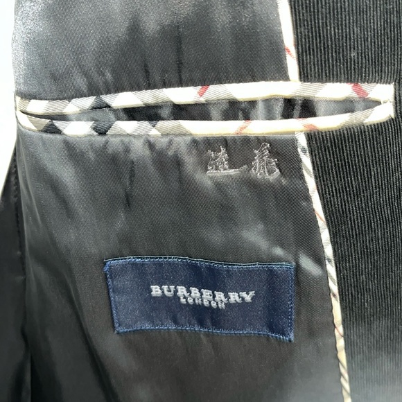 Burberry Sports Jacket Size 46R. Very Good Used Condition. - Picture 11 of 16